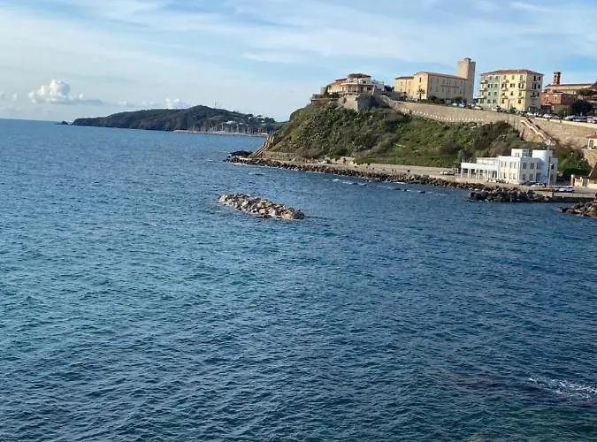Tra Cielo E Mare * Piombino