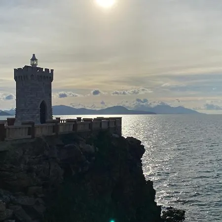 Tra Cielo E Mare * Piombino